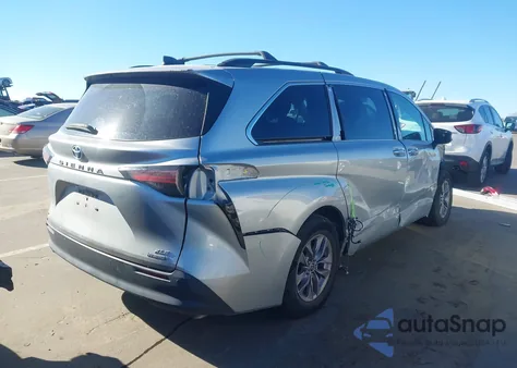 2021 Toyota Sienna Xle z USA, uszkodzony, nr VIN 5TDJSKFC5MS009341